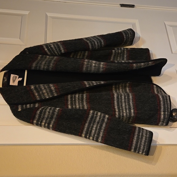 Gorgeous wool blend coat - Picture 10 of 10